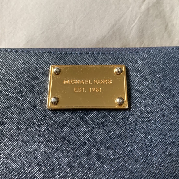 Michael Kors Saffiano Leather Zip Wallet/Wristlet - Picture 5 of 9